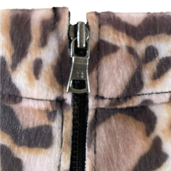 Women's BCBGMaxAzria Margaux Faux Fur Ocelot Leopard Print Back Zip Skirt sz 4 - Picture 4 of 9